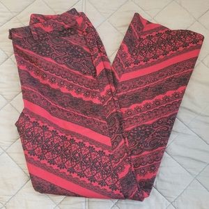 INTERNATIONAL CONCEPTS PANTS Red and black